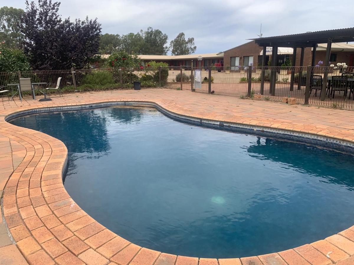 Newell Motor Inn Narrandera Ngoại thất bức ảnh