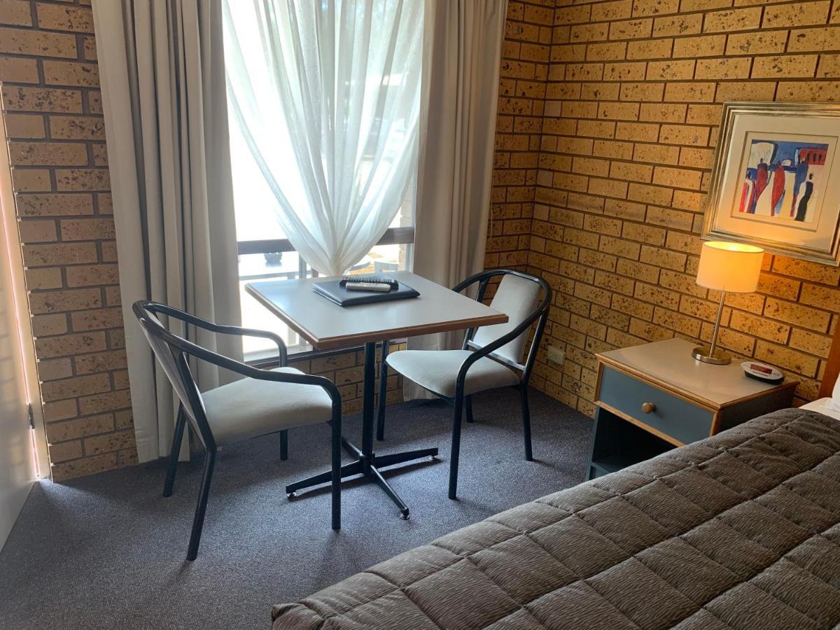 Newell Motor Inn Narrandera Ngoại thất bức ảnh